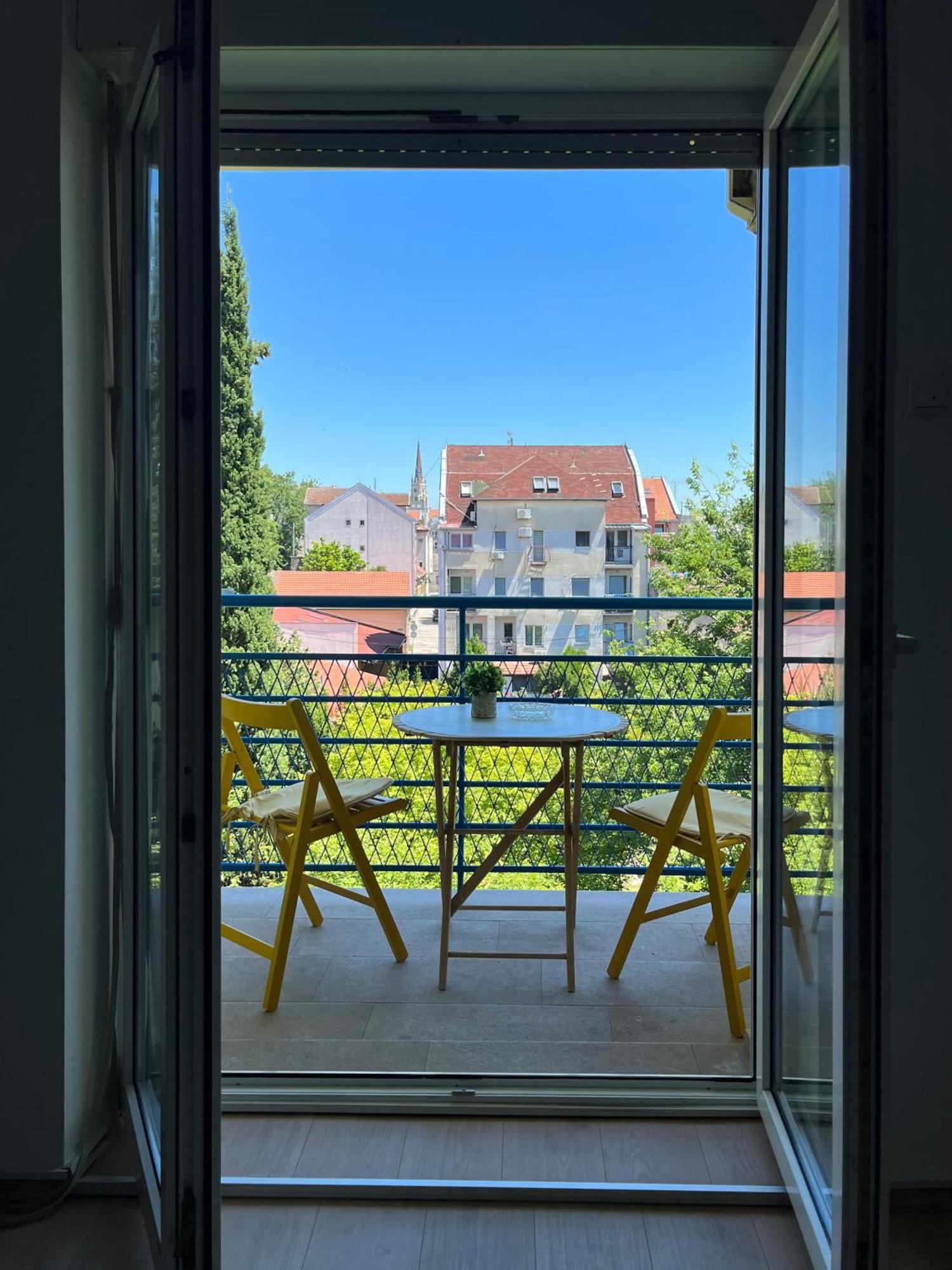 Apartment Vera With Free Garage Nowy Sad Zewnętrze zdjęcie