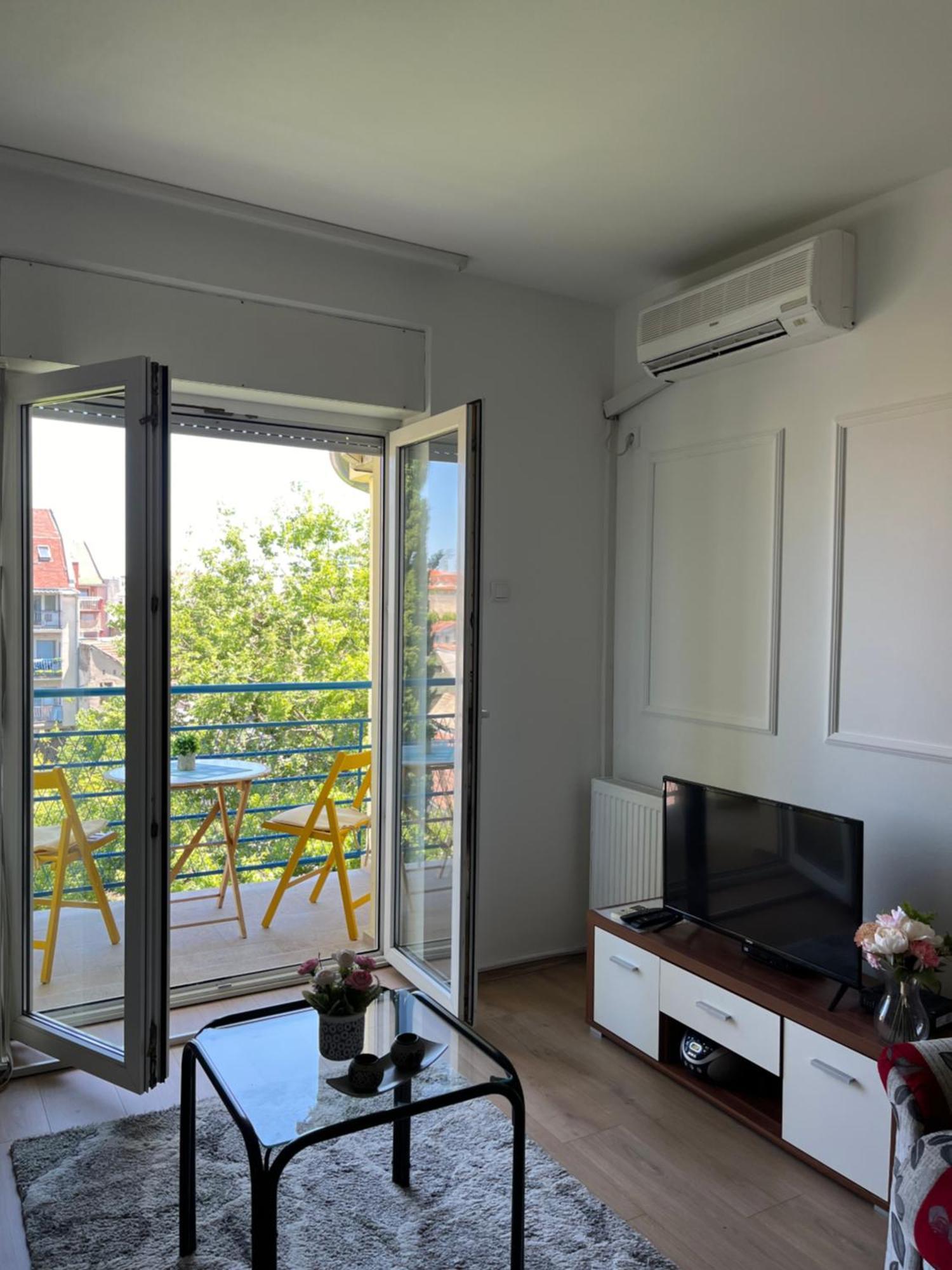 Apartment Vera With Free Garage Nowy Sad Zewnętrze zdjęcie