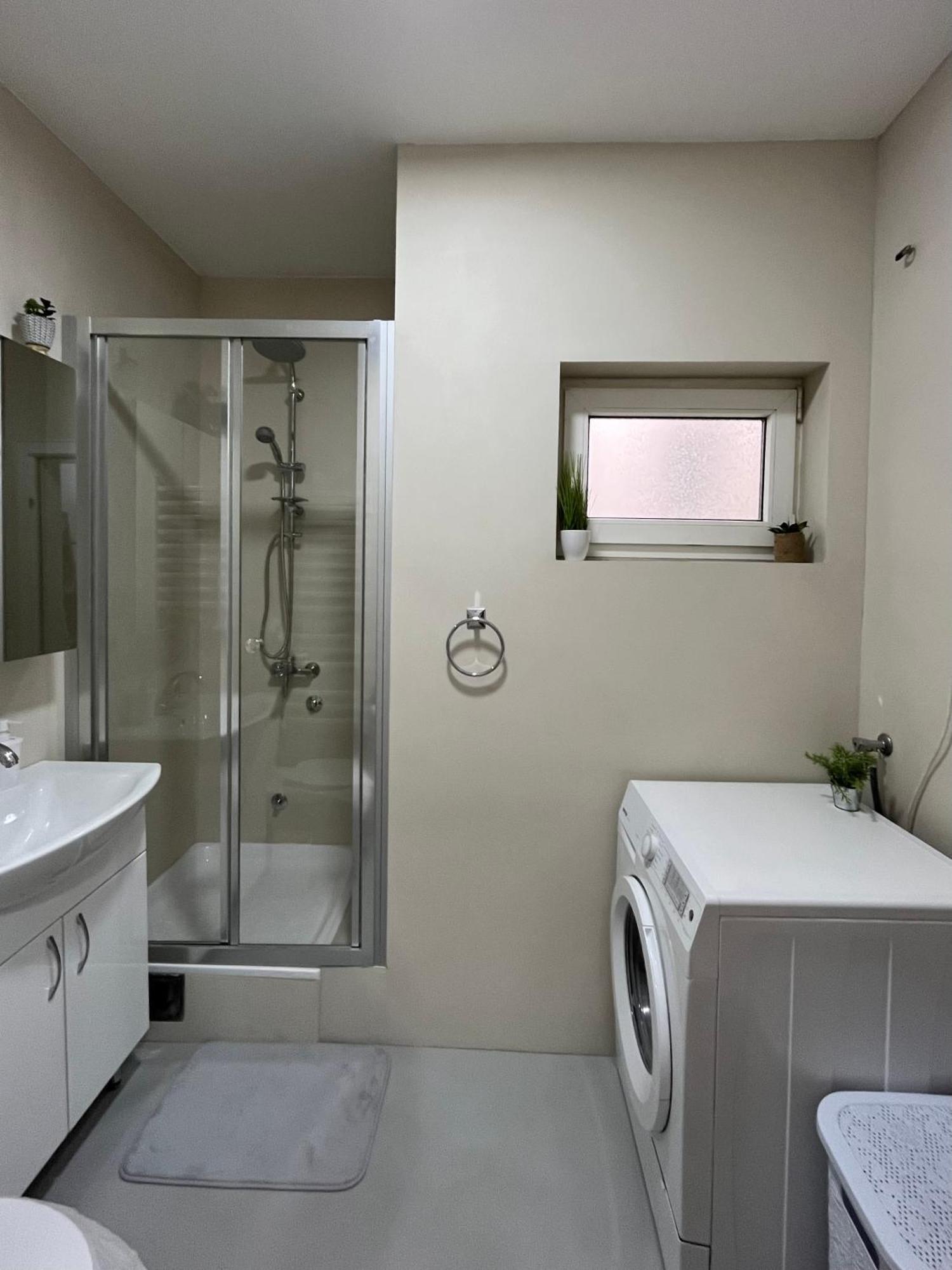 Apartment Vera With Free Garage Nowy Sad Zewnętrze zdjęcie