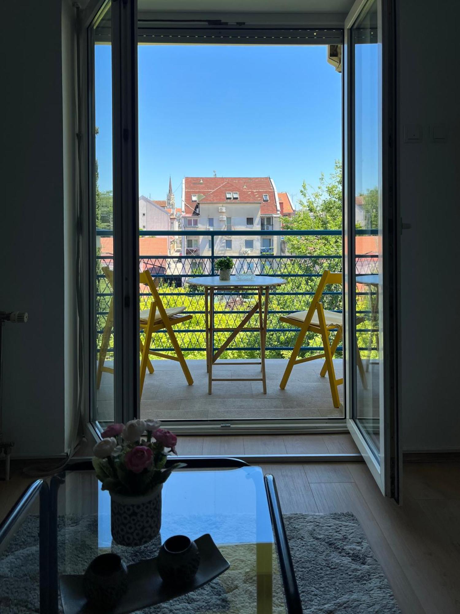 Apartment Vera With Free Garage Nowy Sad Zewnętrze zdjęcie